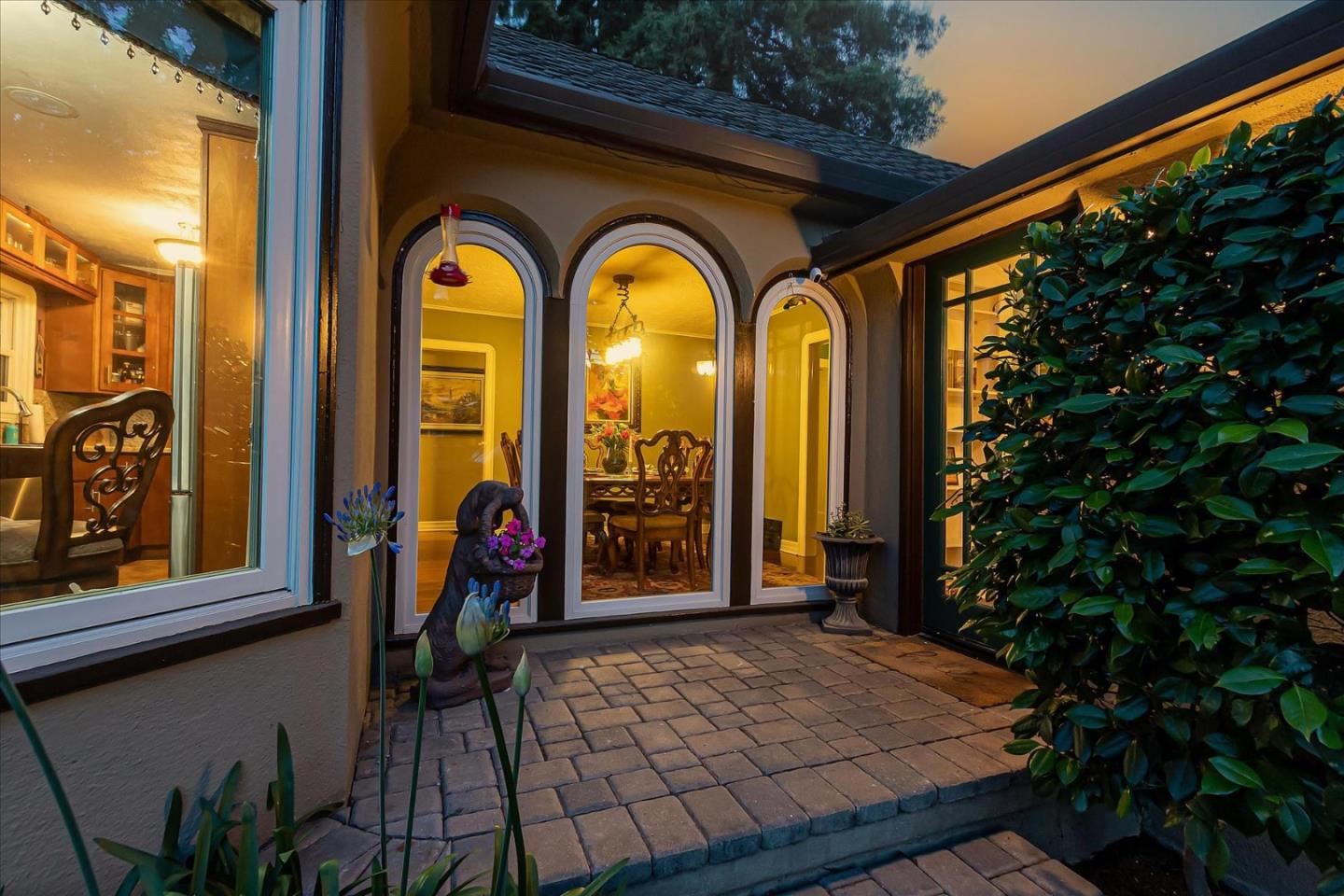 Neighborhood Neighborhood-76