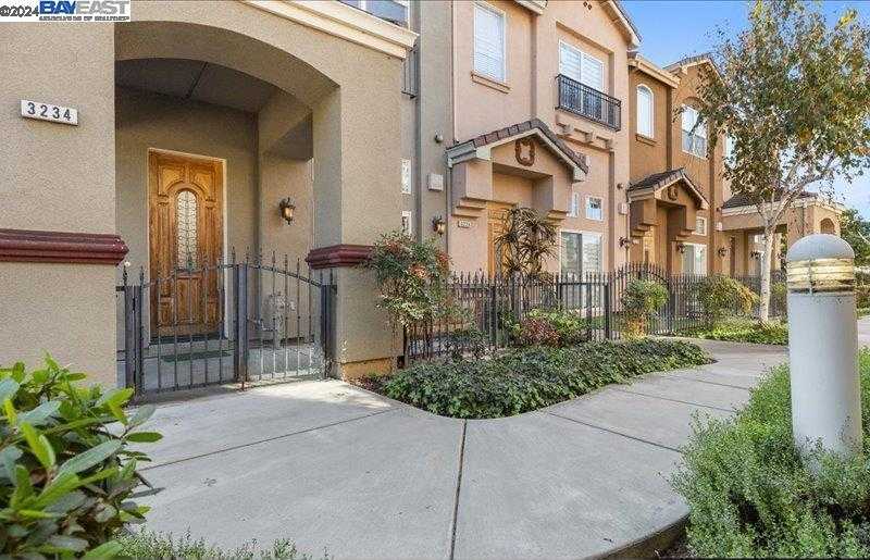 Neighborhood Neighborhood-3