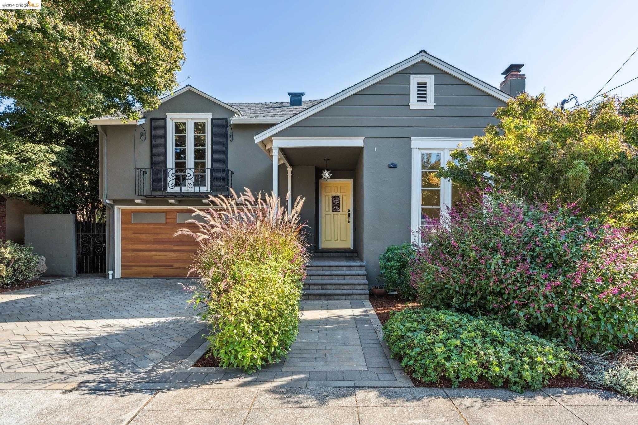 Neighborhood Neighborhood-4