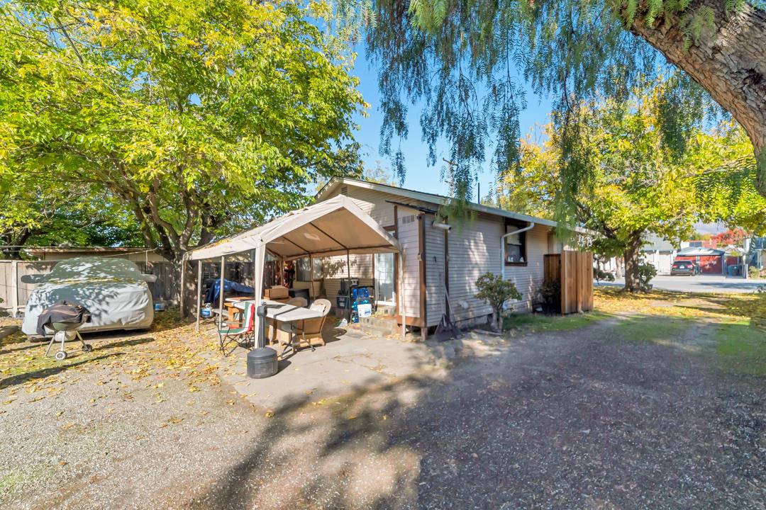 Neighborhood Neighborhood-33