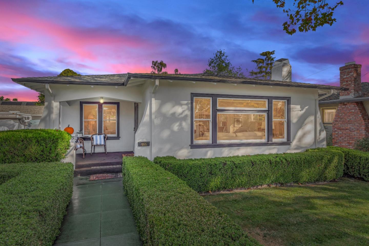 Neighborhood Neighborhood-31