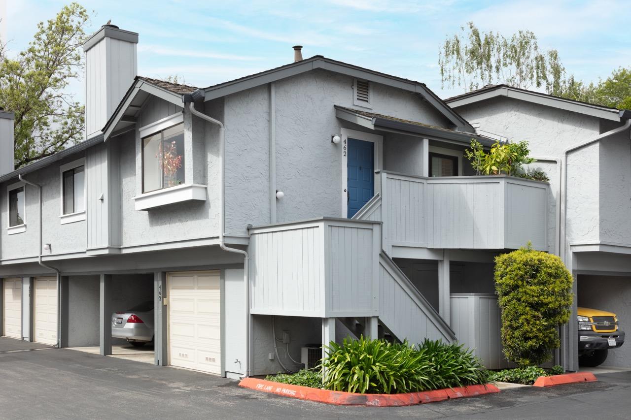 Neighborhood Neighborhood-20