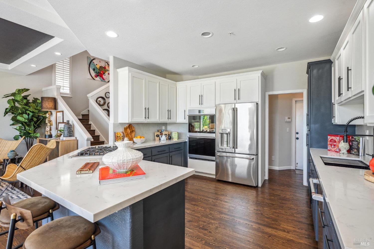 Neighborhood Neighborhood-9