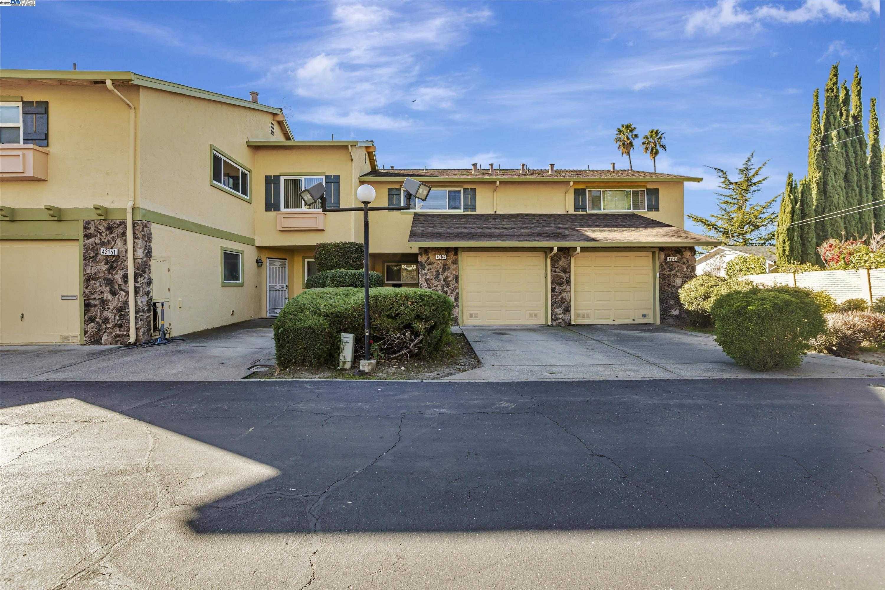 Neighborhood Neighborhood-23