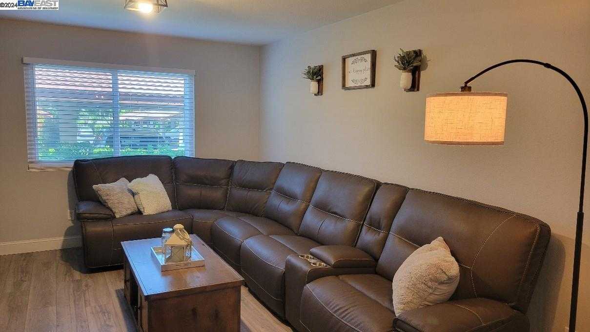 Neighborhood Neighborhood-3