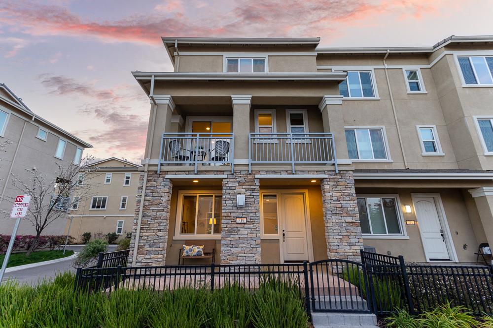 Neighborhood Neighborhood-83