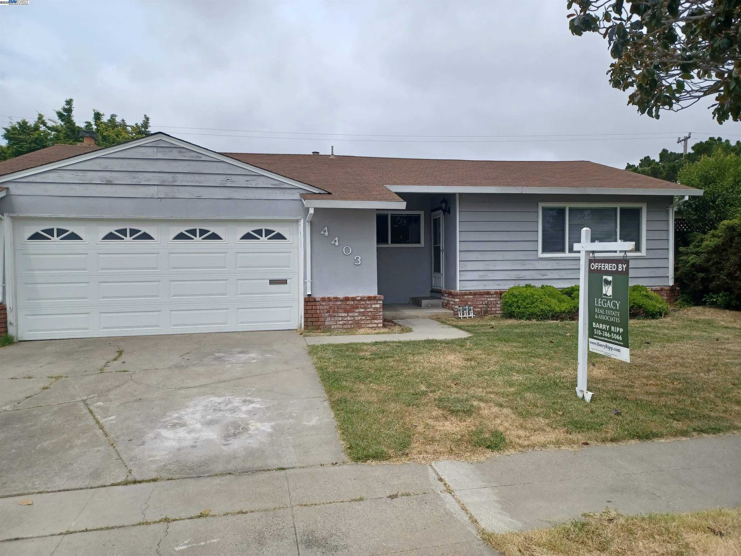 Neighborhood Neighborhood-20