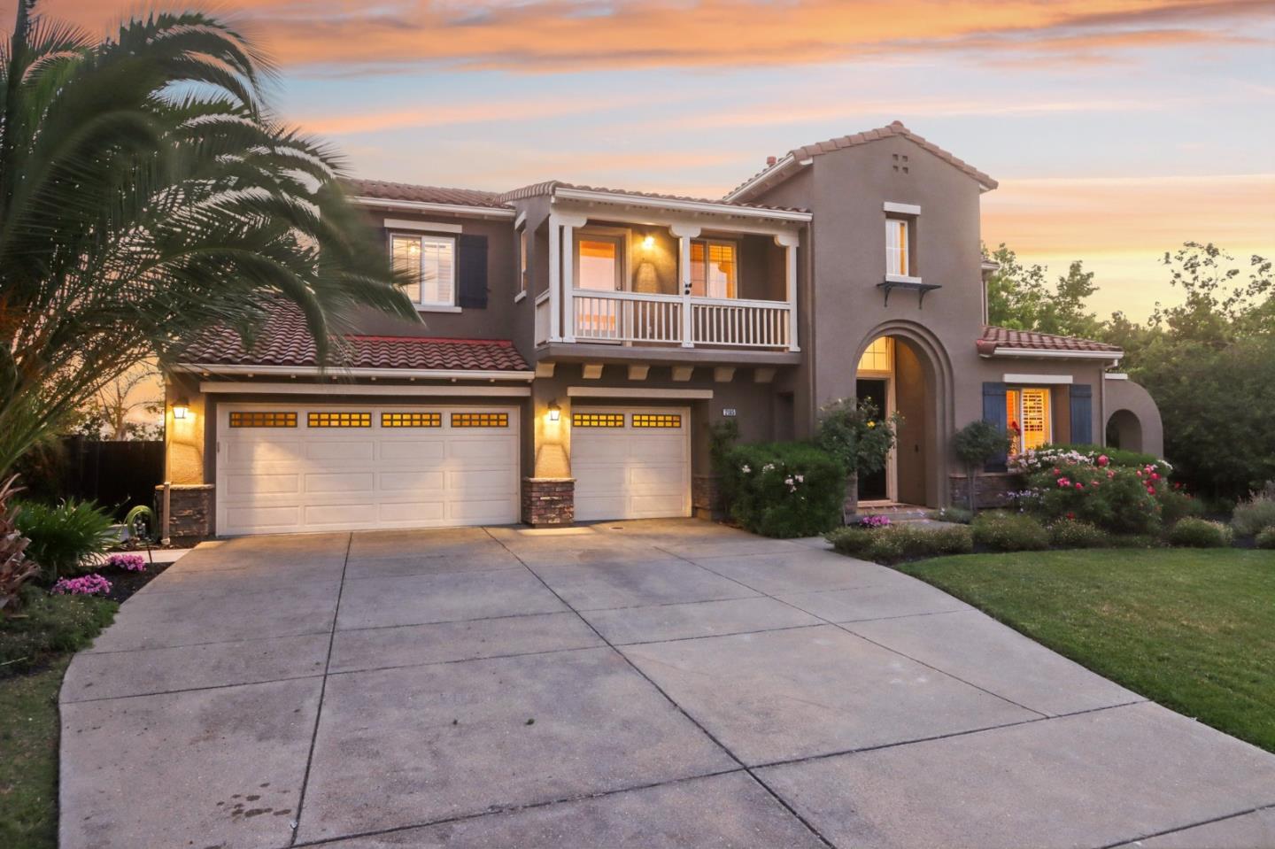 Neighborhood Neighborhood-40