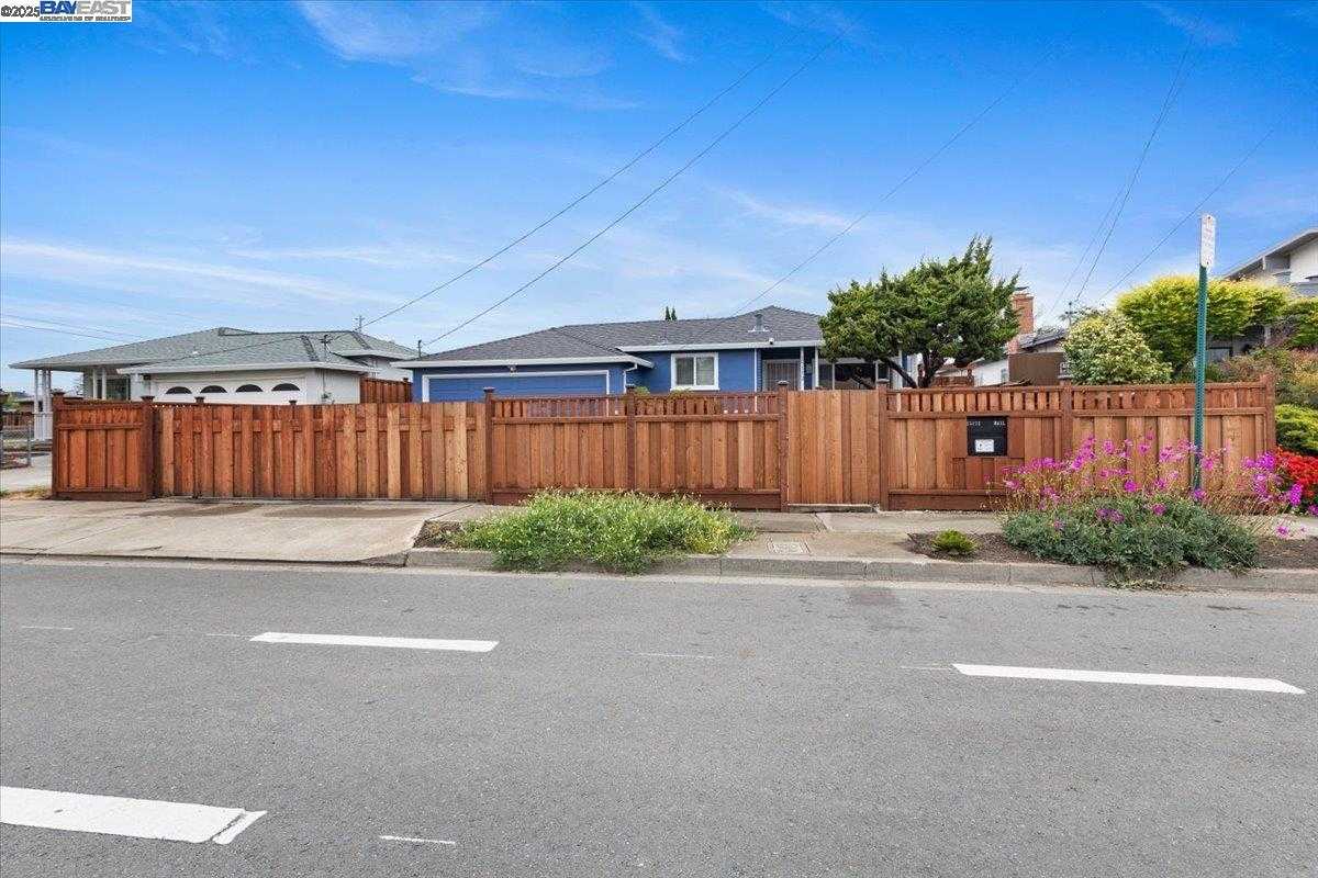 Neighborhood Neighborhood-5