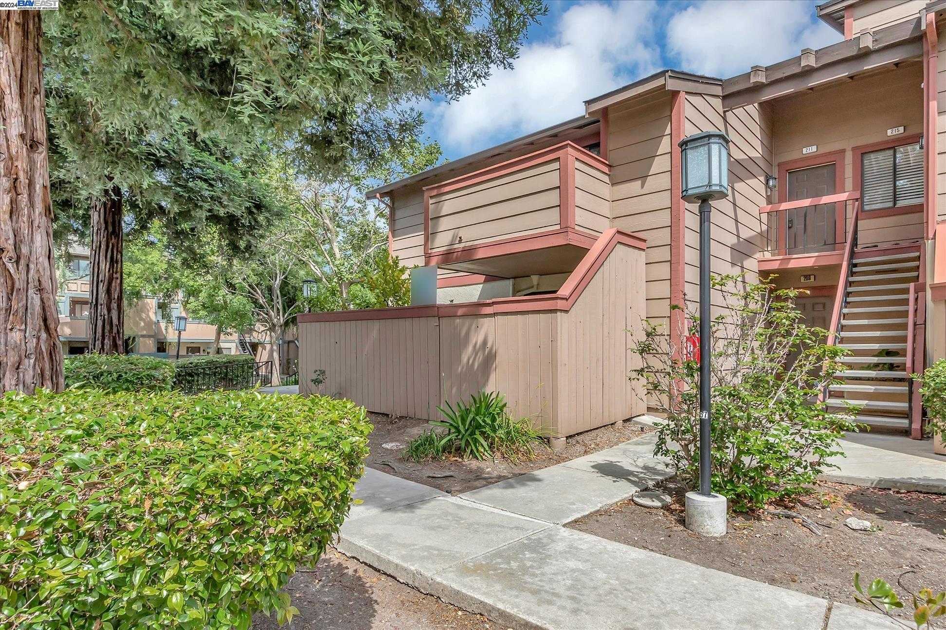 Neighborhood Neighborhood-24