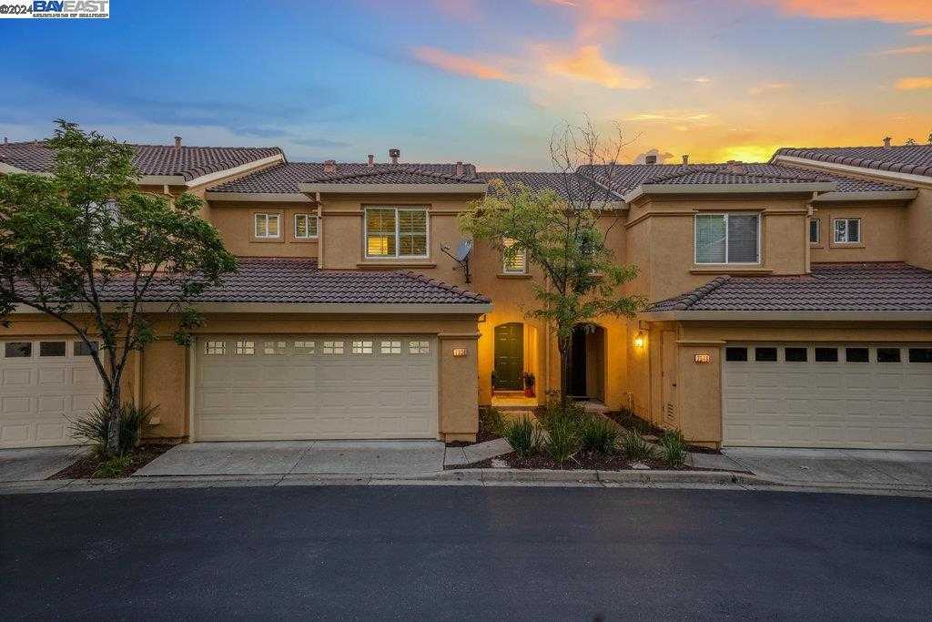 Neighborhood Neighborhood-4