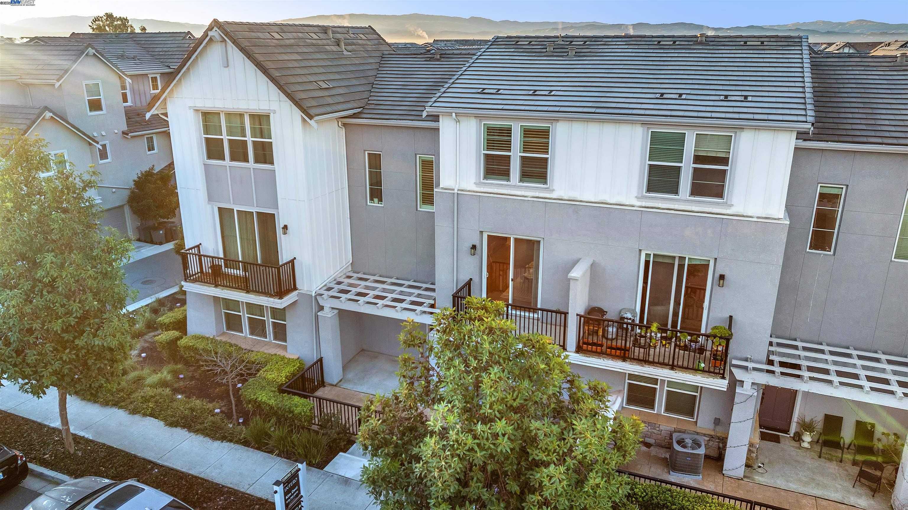 Neighborhood Neighborhood-23