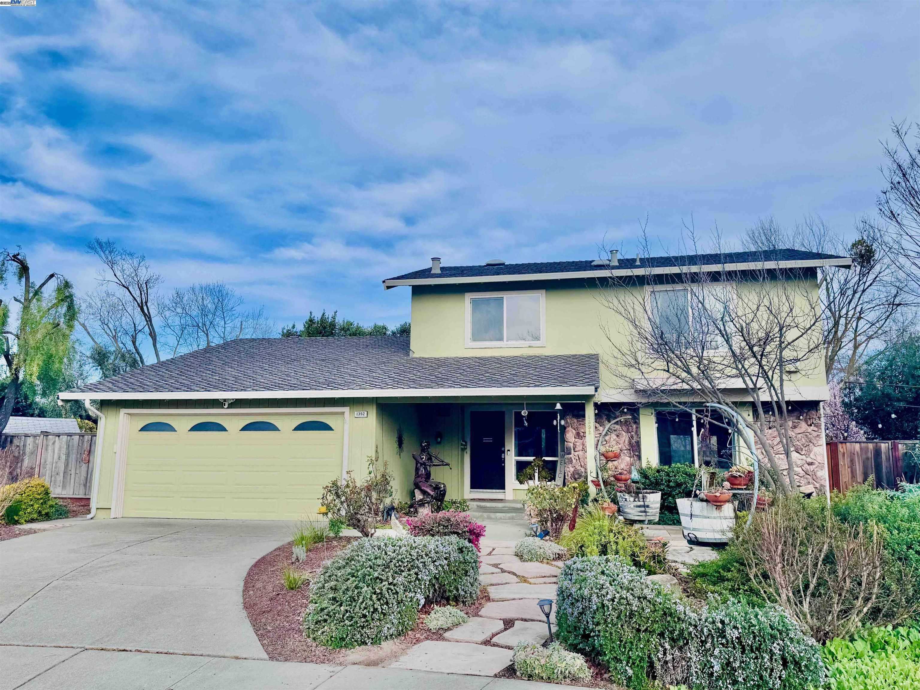 Neighborhood Neighborhood-4