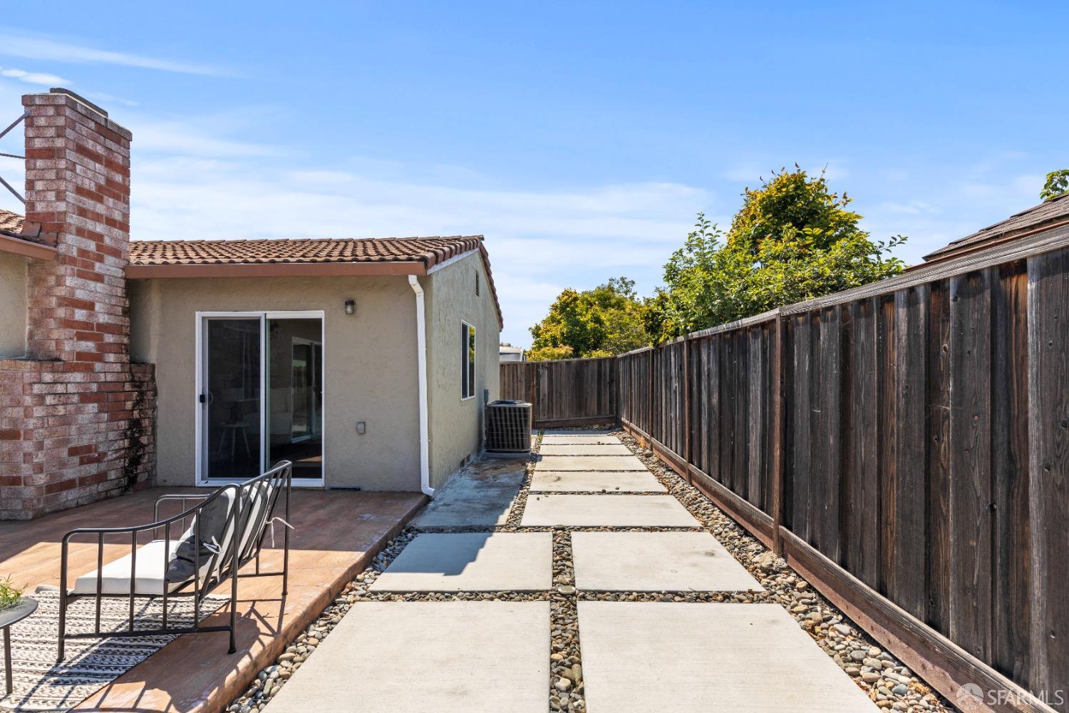 Neighborhood Neighborhood-20