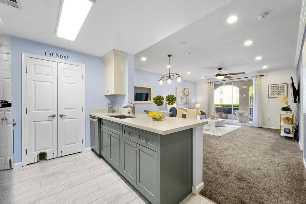 Neighborhood Neighborhood-112