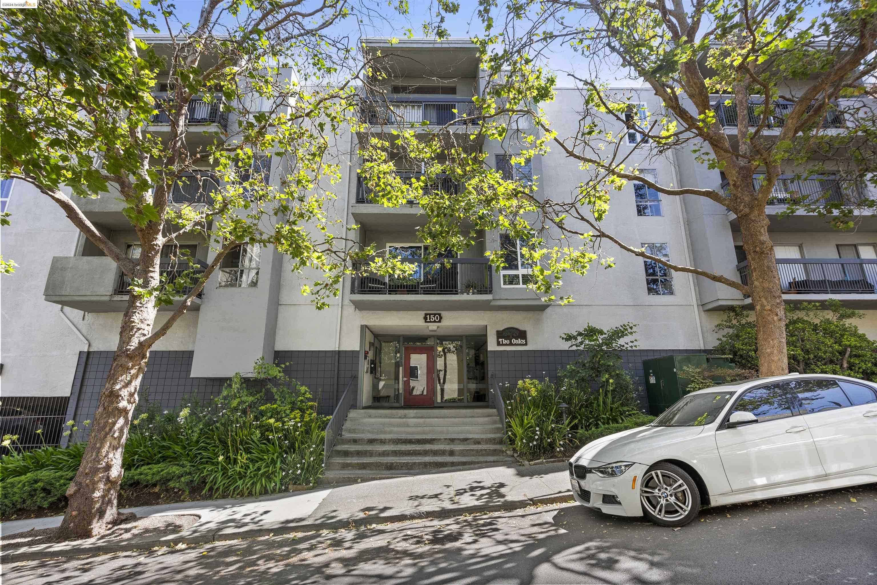 Neighborhood Neighborhood-20