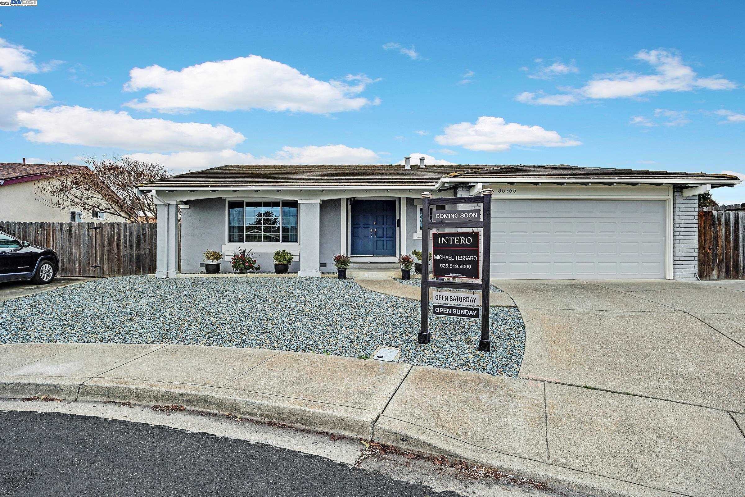 Neighborhood Neighborhood-20