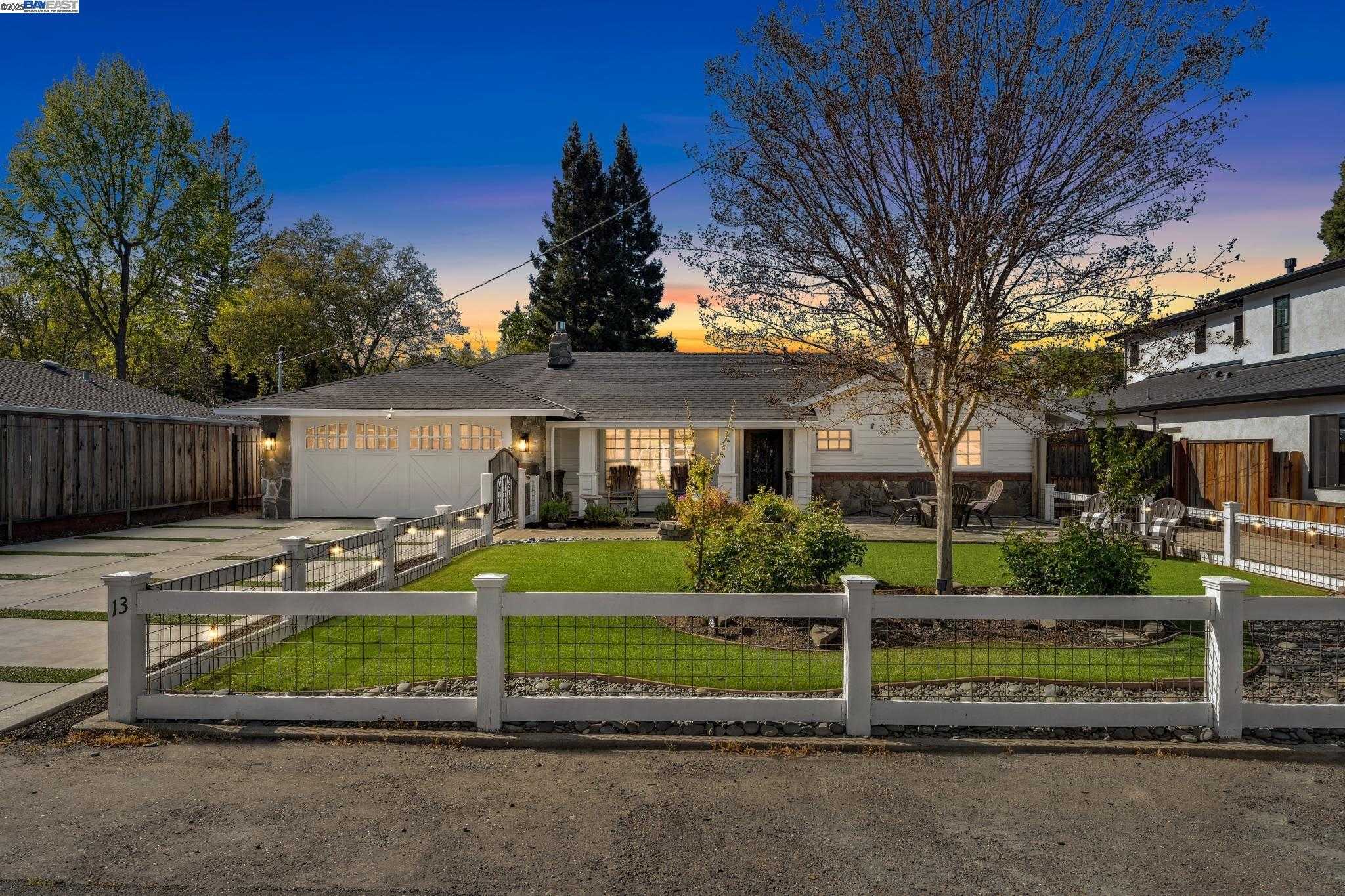 Neighborhood Neighborhood-29