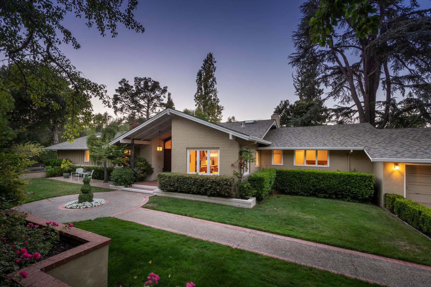 Neighborhood Neighborhood-8