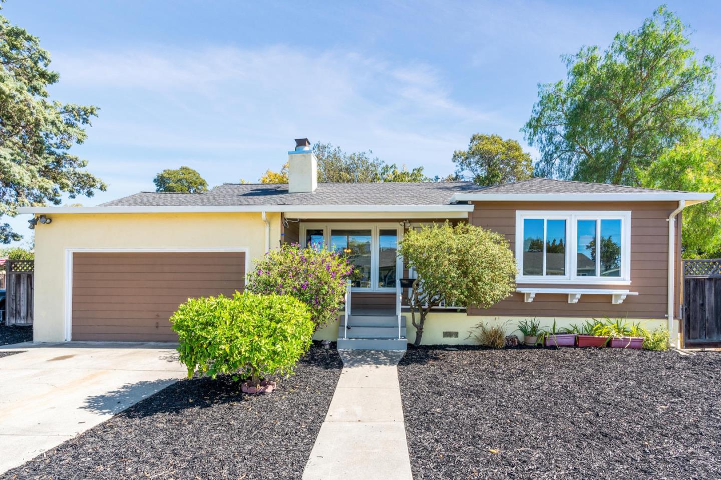 Neighborhood Neighborhood-140