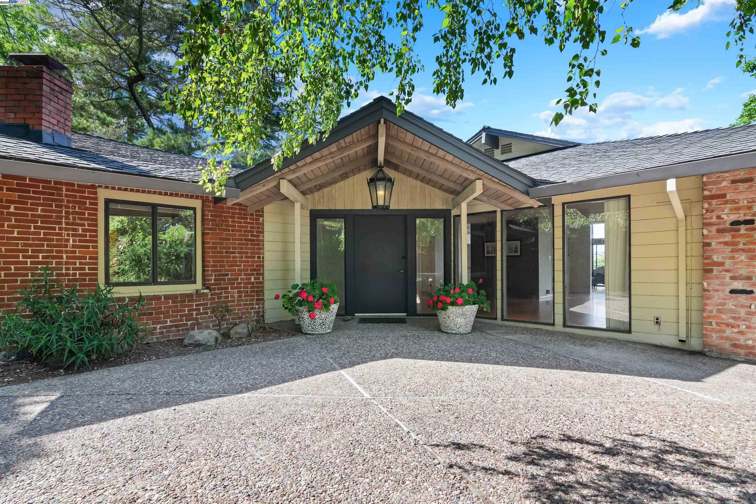 Neighborhood Neighborhood-5