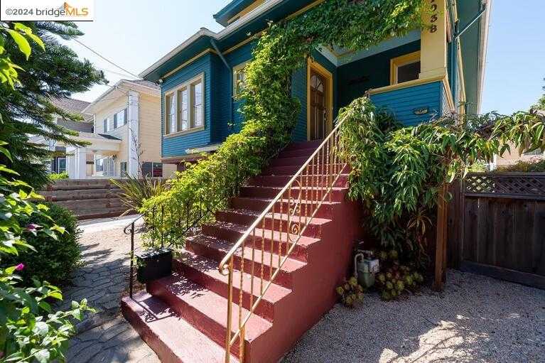 Neighborhood Neighborhood-4