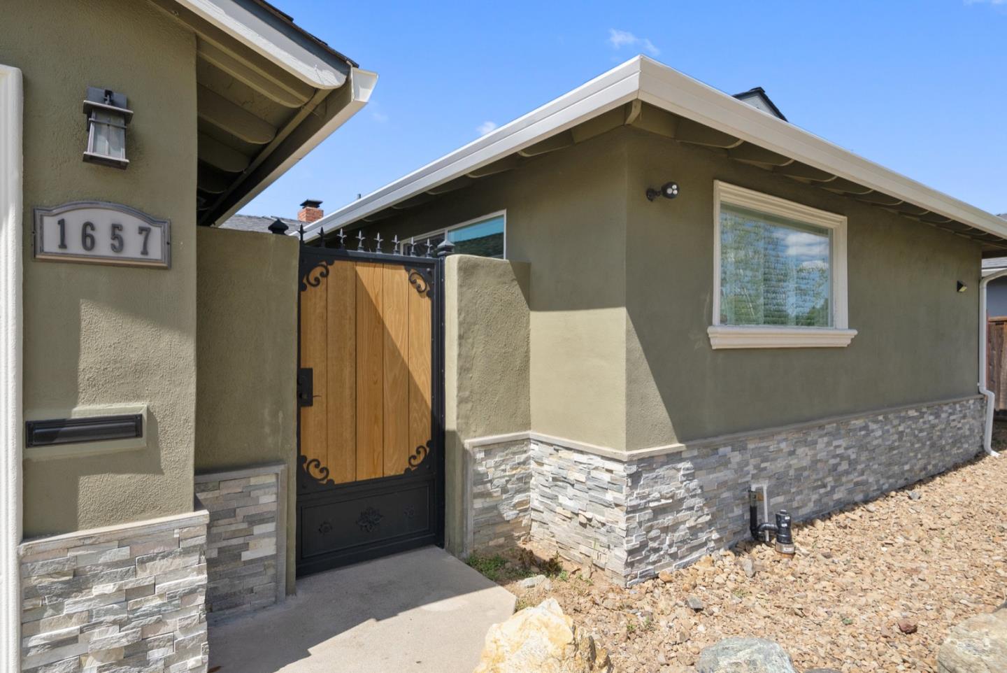 Neighborhood Neighborhood-151