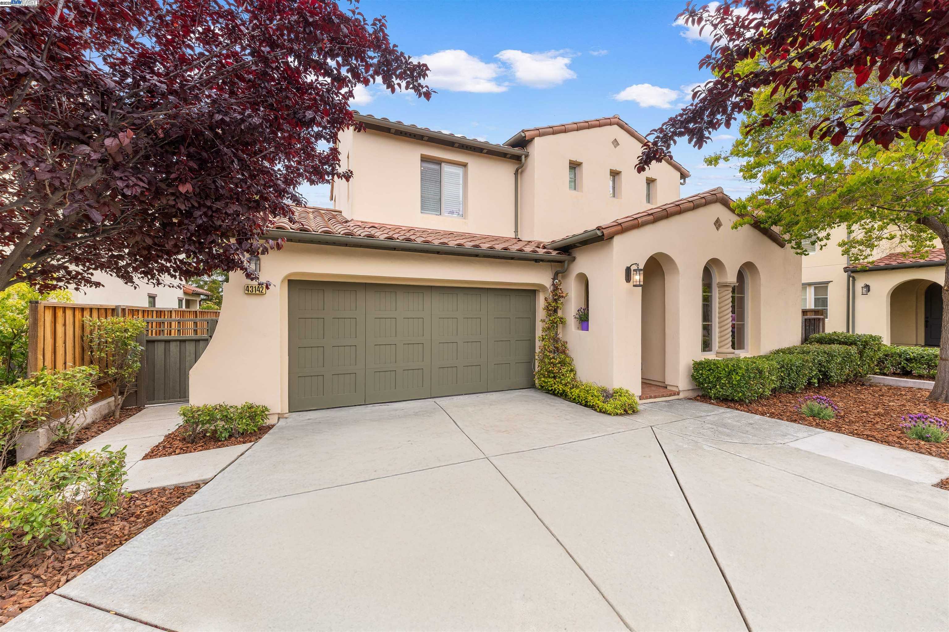 Neighborhood Neighborhood-27