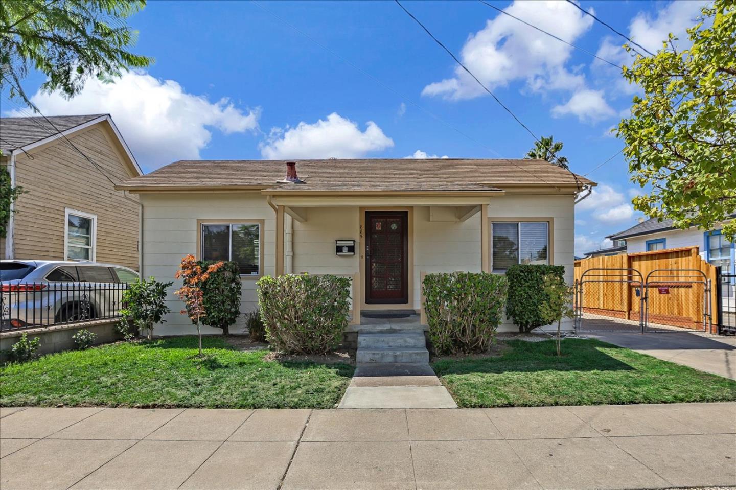 Neighborhood Neighborhood-94